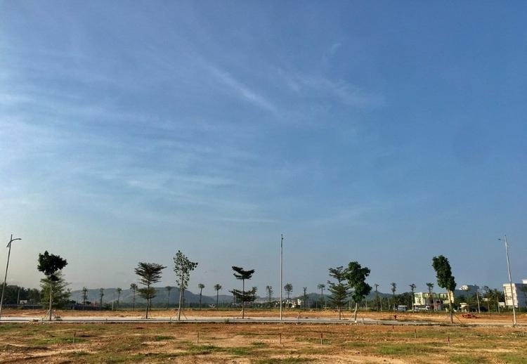 Từng một thời là điểm nóng của thị trường bất động sản, nhiều "ông lớn" địa ốc đổ bộ, hiện giá bán đất nền tại tỉnh này đi ngang - Ảnh 1. Từng một thời là điểm nóng của thị trường bất động sản, nhiều "ông lớn" địa ốc đổ bộ, hiện giá bán đất nền tại tỉnh này đi ngang - Ảnh 1.