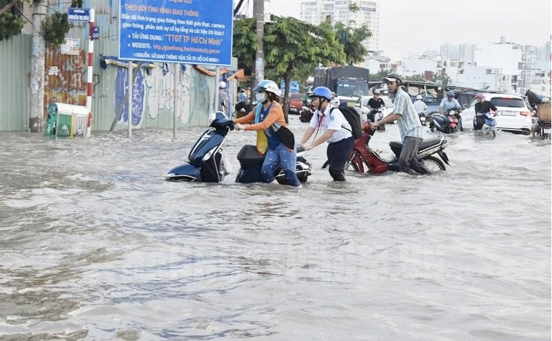 Biến đổi khí hậu khiến TP.HCM bị ảnh hưởng nặng nề- Ảnh 1.