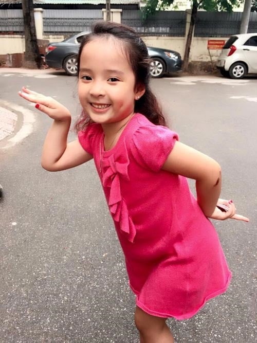 Những "công chúa mít ướt", bám bố không rời trong "Bố ơi, mình đi đâu thế?" nay thành thiếu nữ dịu dàng, được gọi là Hoa hậu nhí- Ảnh 72.