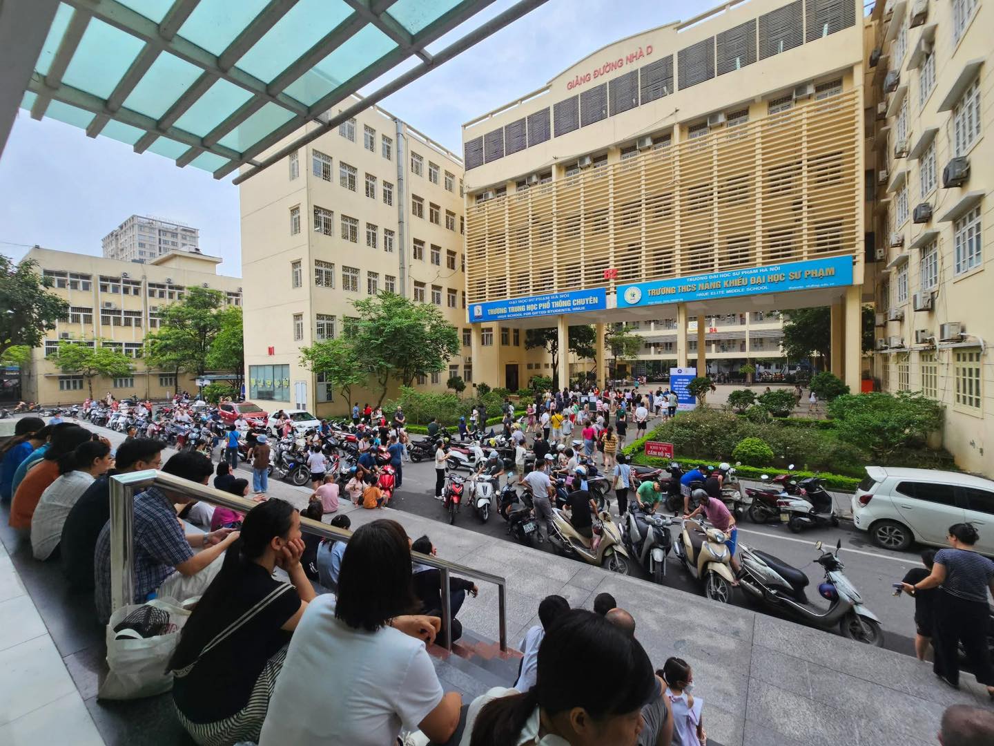 1 trường THCS mới tuyển sinh năm đầu tiên đã có tỷ lệ chọi 1/16: Phụ huynh, học sinh Hà Nội “đổ xô” nộp hồ sơ vì điều này- Ảnh 2.