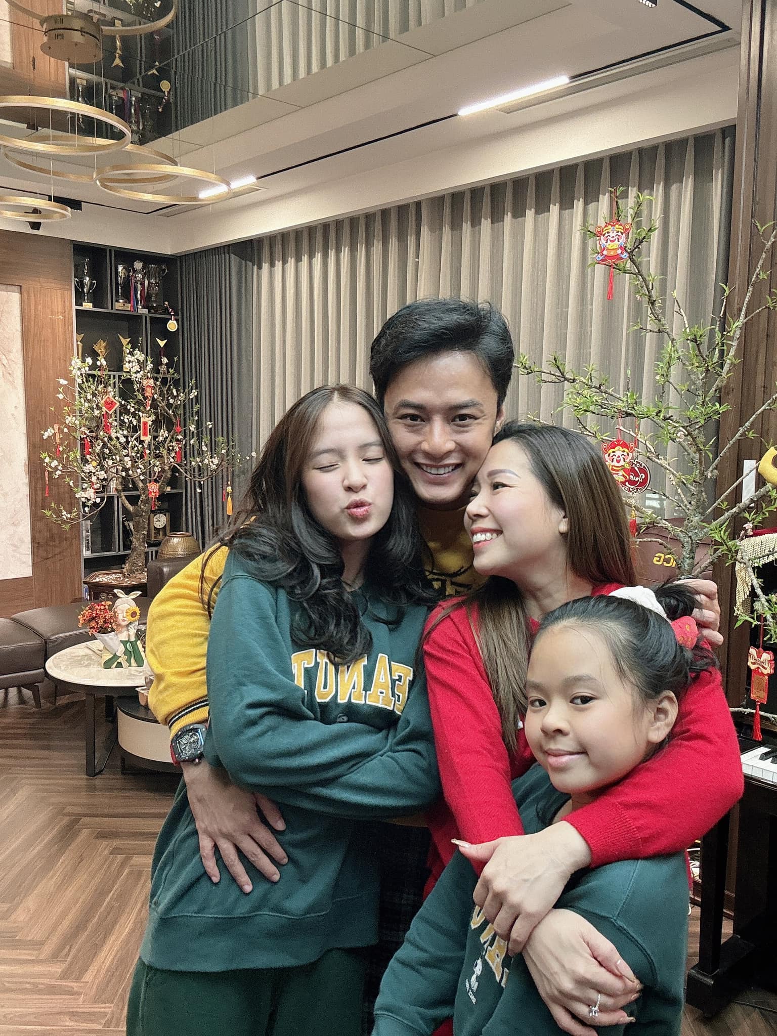 Những "công chúa mít ướt", bám bố không rời trong "Bố ơi, mình đi đâu thế?" nay thành thiếu nữ dịu dàng, được gọi là Hoa hậu nhí - Ảnh 95.