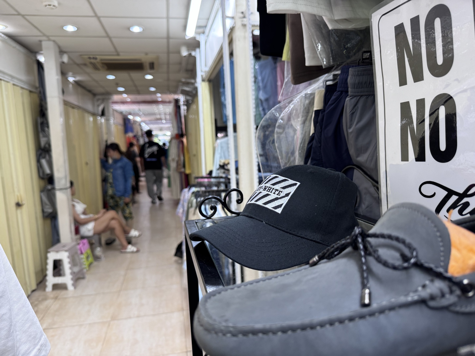 Hàng loạt sạp đóng cửa tại Trung tâm thương mại An Đông, Saigon Square- Ảnh 5.