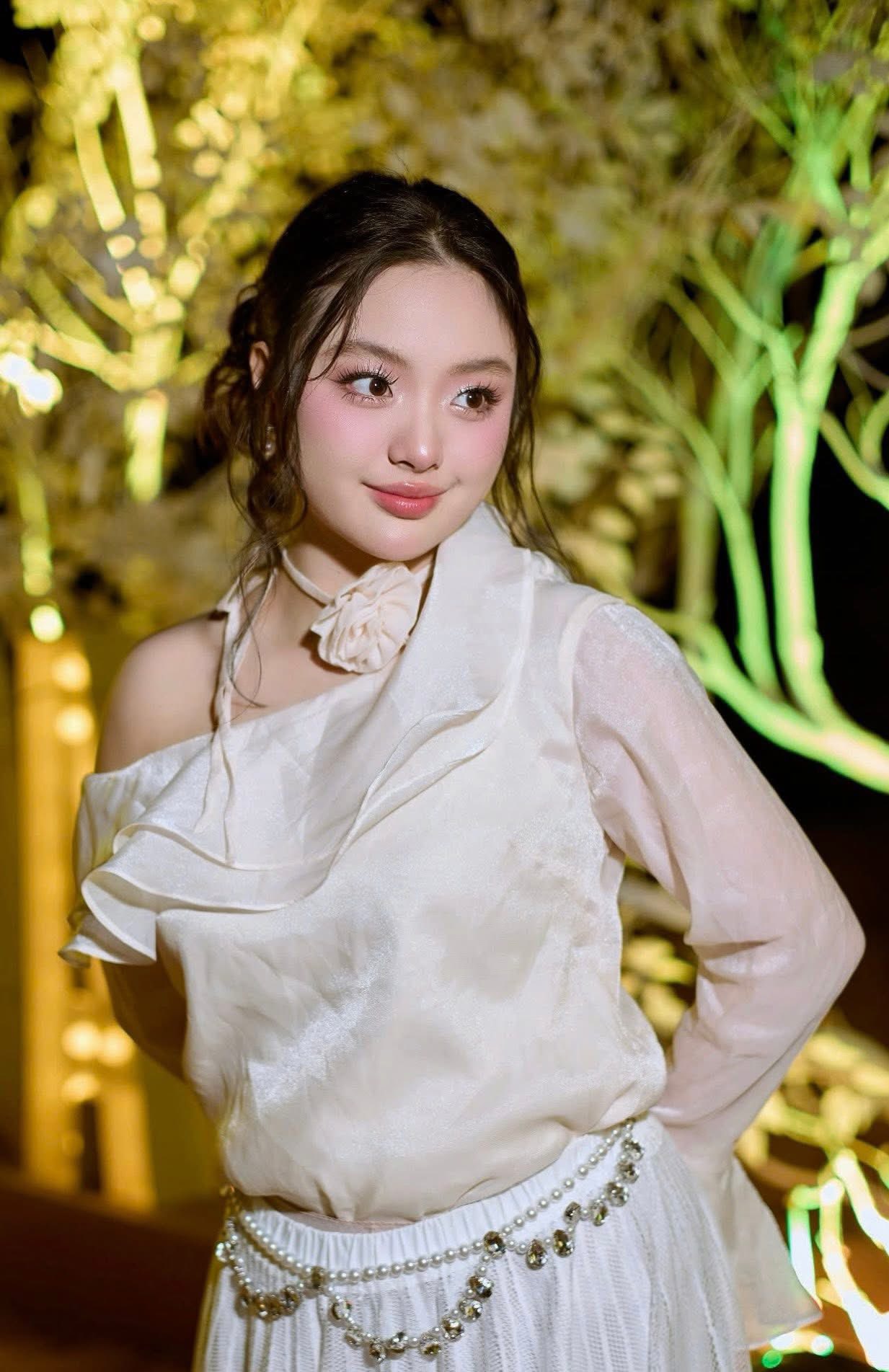 Những "công chúa mít ướt", bám bố không rời trong "Bố ơi, mình đi đâu thế?" nay thành thiếu nữ dịu dàng, được gọi là Hoa hậu nhí - Ảnh 11.