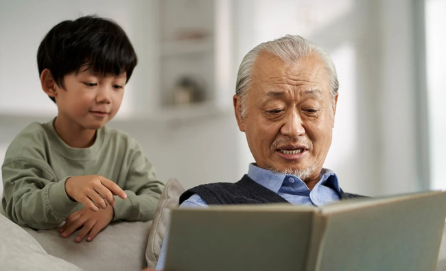 Trình độ học vấn của ông bà có ảnh hưởng đến cháu: Kết luận từ nghiên cứu khoa học gây tranh cãi- Ảnh 1.