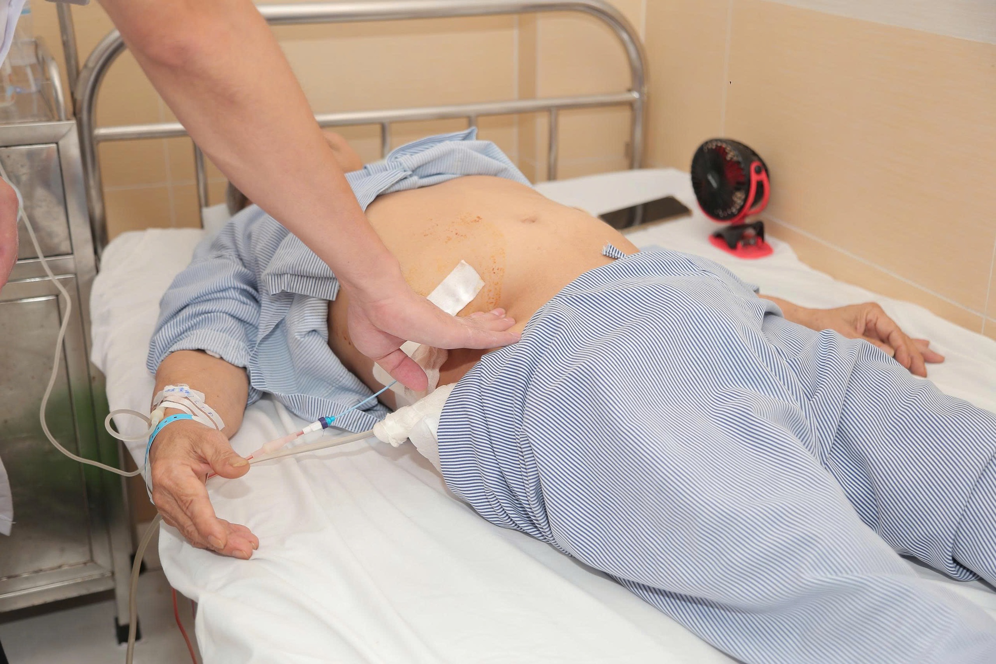 Bác sĩ khuyến cáo người dân đừng để thận kêu cứu khi đã muộn