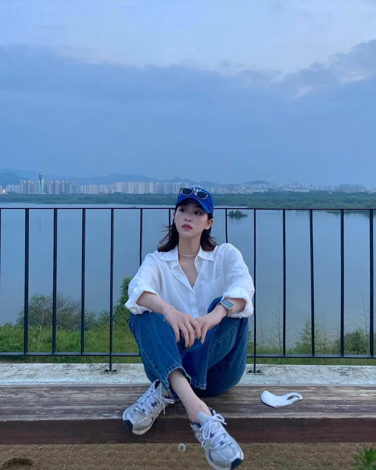 Tủ đồ ít đi – tài khoản đầy lên: Thế hệ trẻ đang xoá bỏ cám dỗ thời trang để kiểm soát ví tiền- Ảnh 2.