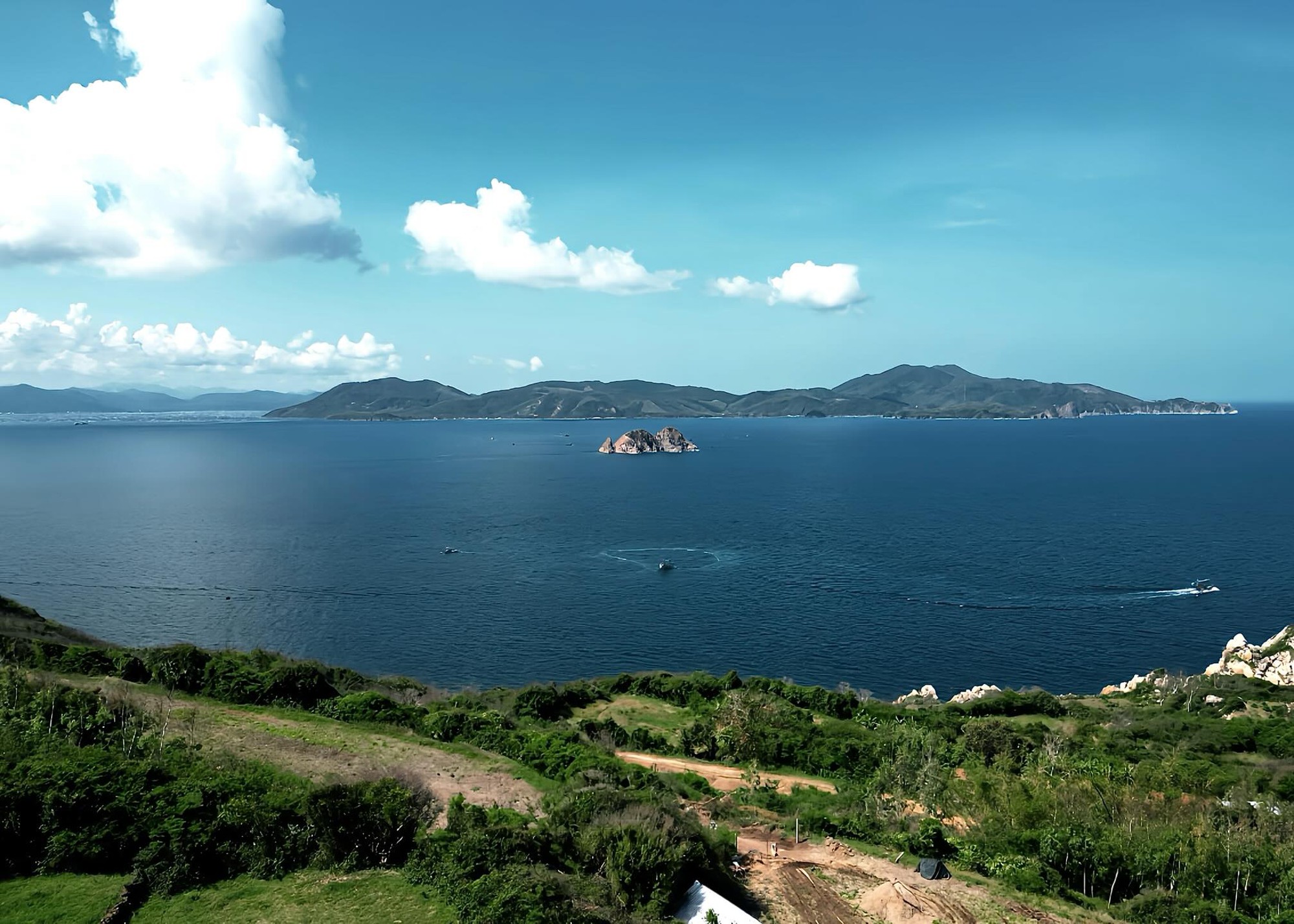 Đắk Lắk có một bãi biển không khác gì biển nước Ý khiến dân tình rần rần đòi “nghỉ hưu sớm”- Ảnh 2.