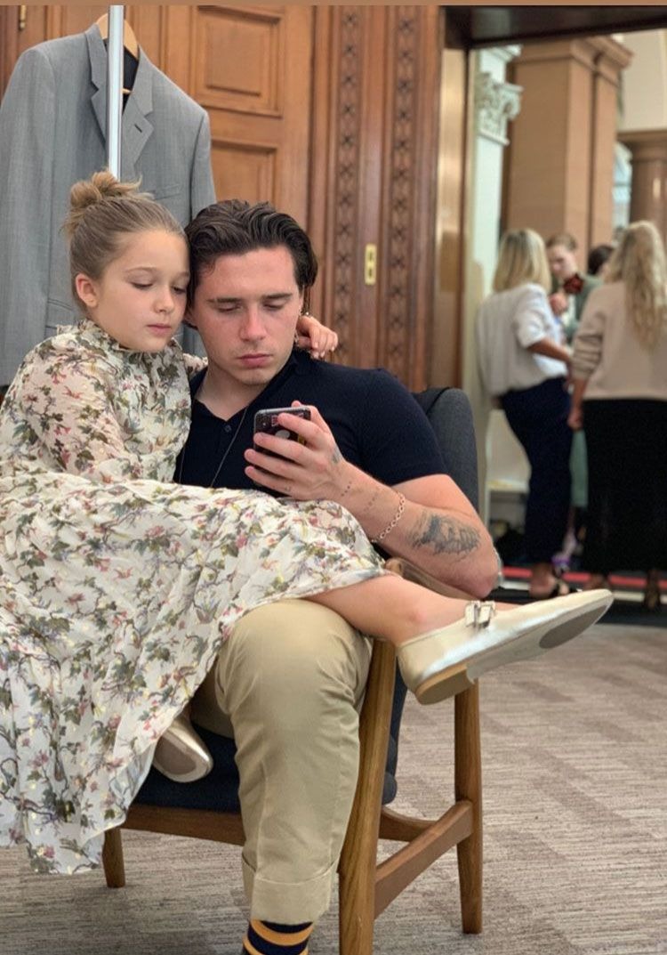 Victoria Beckham xả 19 khoảnh khắc siêu cưng của con út Harper mừng sinh nhật, cậu cả Brooklyn có động thái gì?- Ảnh 15.