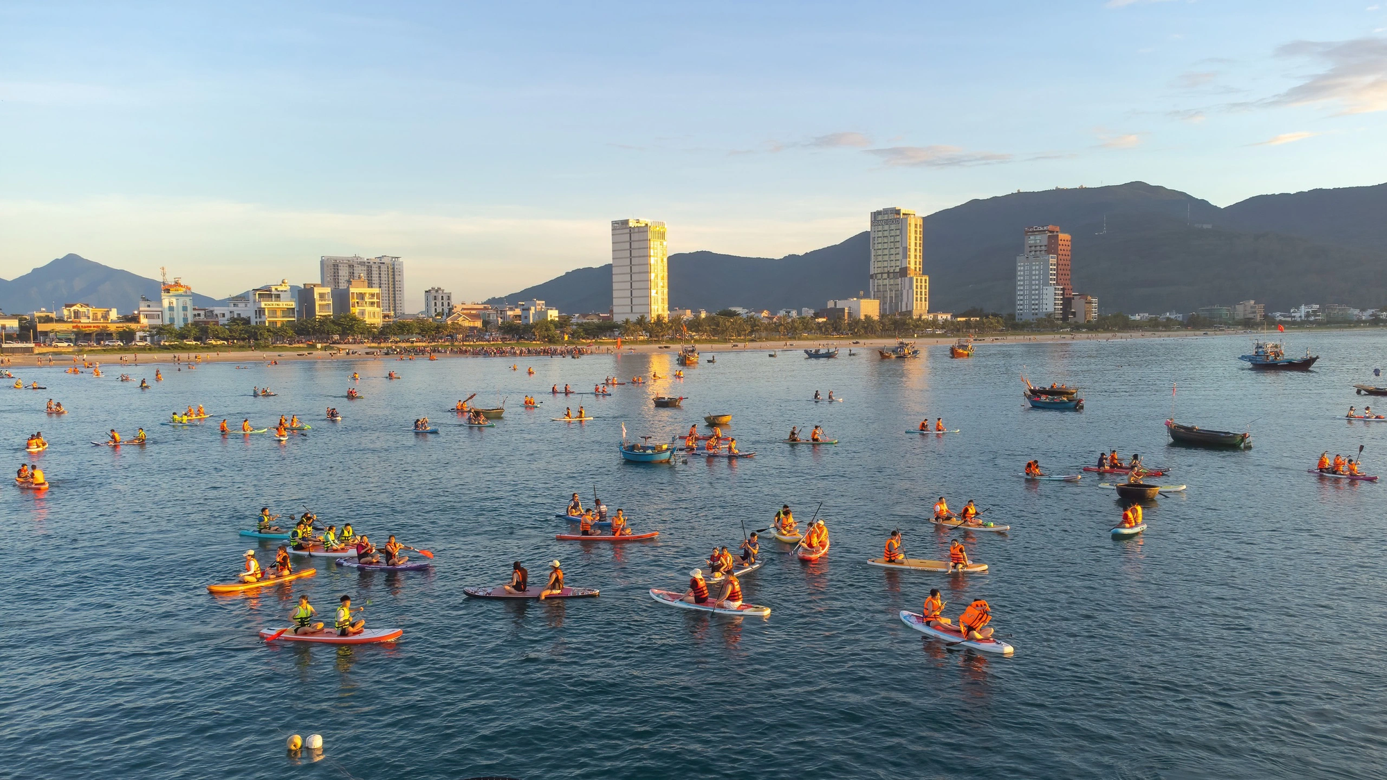 Không chỉ có biển xanh-cát trắng-nắng vàng, đến Đà Nẵng mà chưa ăn 3 món đặc sản này thì cần phải quay lại ngay thôi!- Ảnh 16.