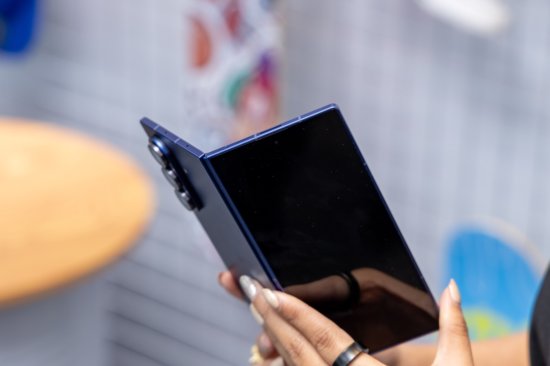 Chiếc điện thoại gây sốc nhất lúc này: Samsung Galaxy Z Fold7 - Siêu mỏng nhẹ, giá gần 70 triệu đồng- Ảnh 1. Chiếc điện thoại gây sốc nhất lúc này: Samsung Galaxy Z Fold7 - Siêu mỏng nhẹ, giá gần 70 triệu đồng- Ảnh 1.