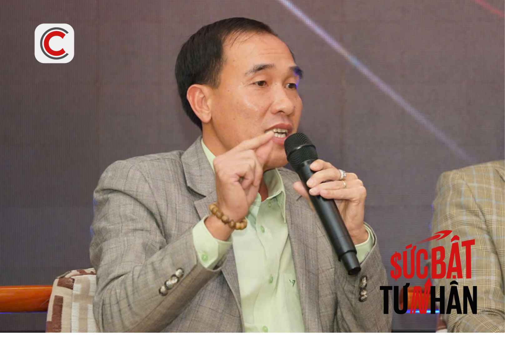 Chủ tịch Hội Doanh nhân trẻ Đồng Tháp: Tây Nam Bộ xuất khẩu 10 tỷ USD thủy sản mỗi năm nhưng sân bay Cần Thơ vẫn là nội địa, đường cao tốc vẫn thiếu, cần chính sách đặc thù để doanh nghiệp không thiệt thòi- Ảnh 1.