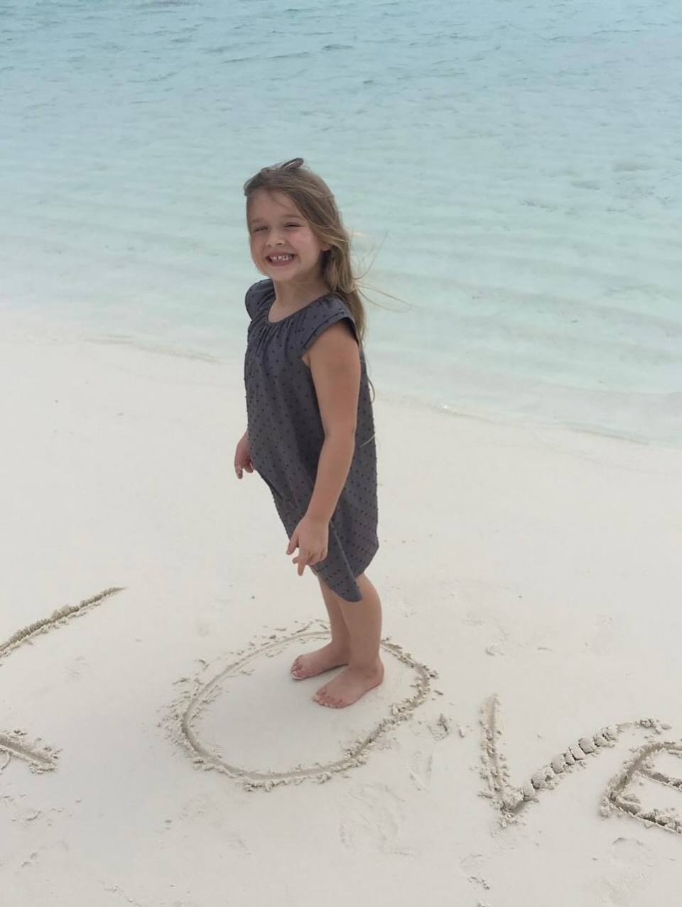 Victoria Beckham xả 19 khoảnh khắc siêu cưng của con út Harper mừng sinh nhật, cậu cả Brooklyn có động thái gì?- Ảnh 7.