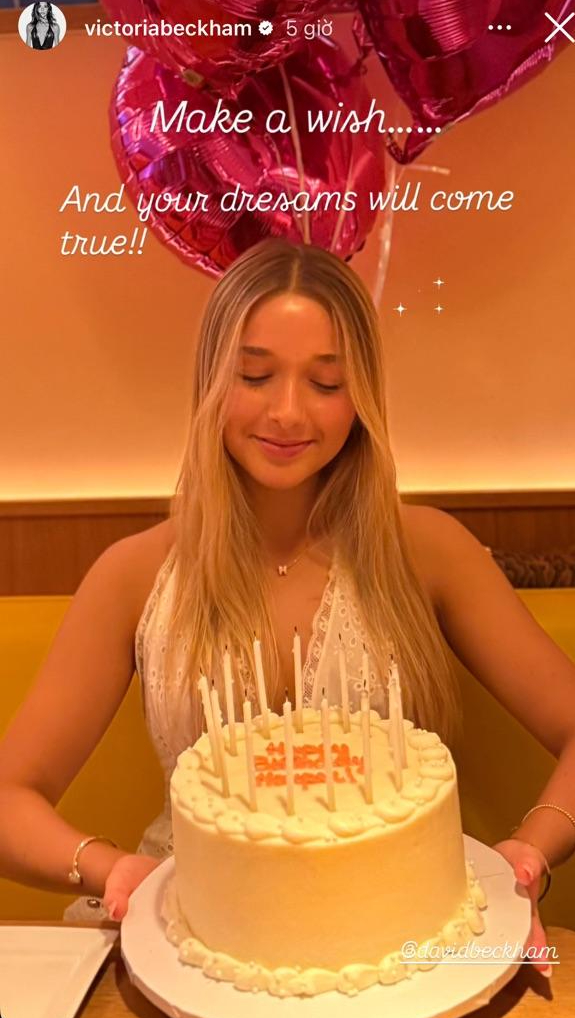 Victoria tung ảnh mới toanh Harper Beckham trong vòng tay bố đón tuổi 14, visual "tiểu thư tài phiệt" sang - xịn gây sốt- Ảnh 1.