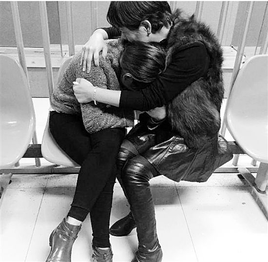 Người phụ nữ Trung Quốc được cho là đã chết suốt 10 năm, bất ngờ được tìm thấy trong một quán cà phê internet- Ảnh 3.