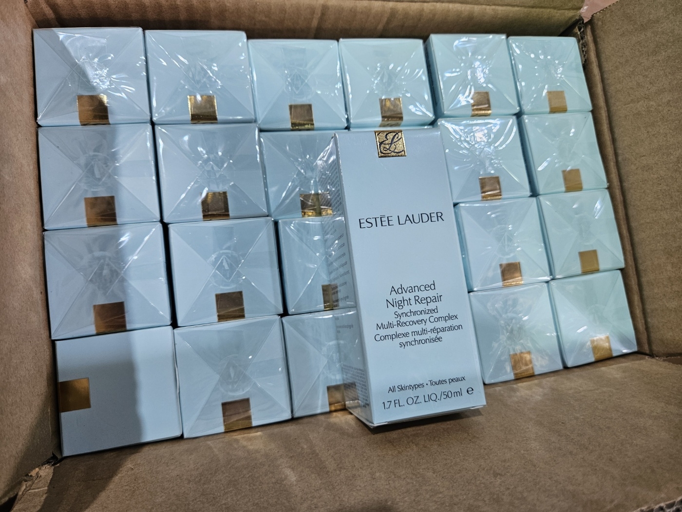 Triệt phá đường dây phân phối 87.000 mỹ phẩm giả, thu lợi bất chính 40 tỷ đồng: Hàn Quốc đưa ra khuyến cáo- Ảnh 1.