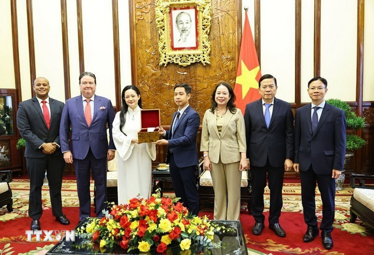 Nữ phi hành gia gốc Việt Amanda Nguyễn chia sẻ về cảm xúc ngắm Trái đất từ khoảng không vũ trụ- Ảnh 3. Nữ phi hành gia gốc Việt Amanda Nguyễn chia sẻ về cảm xúc ngắm Trái đất từ khoảng không vũ trụ- Ảnh 3.