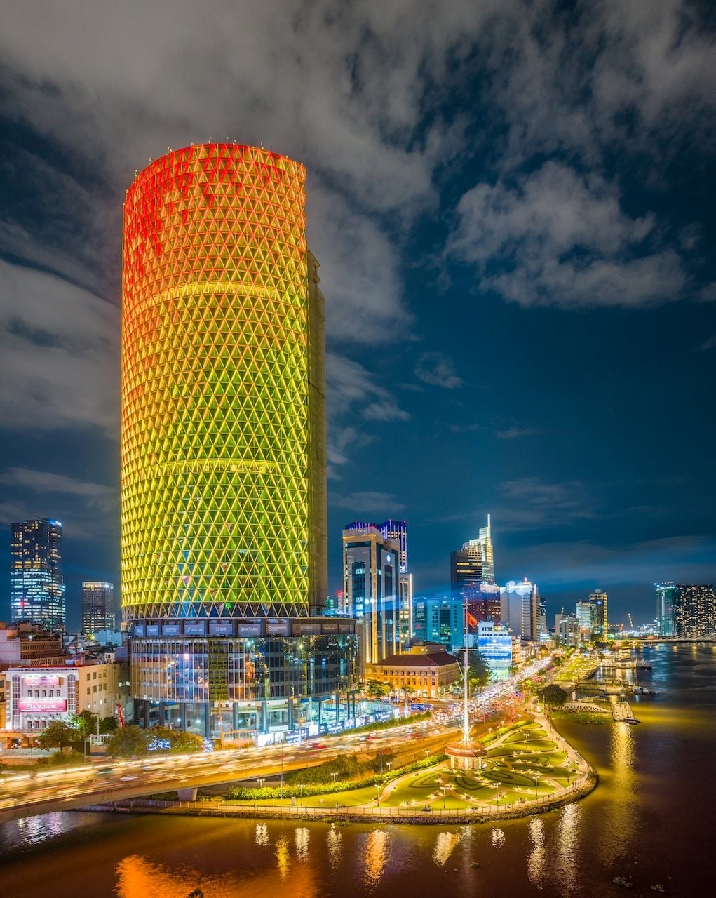 114.000 tỷ đầu tư cho 'chọc trời' và những 'ông lớn' đứng sau các tòa tháp cao nhất Việt Nam- Ảnh 9. 114.000 tỷ đầu tư cho 'chọc trời' và những 'ông lớn' đứng sau các tòa tháp cao nhất Việt Nam- Ảnh 9.