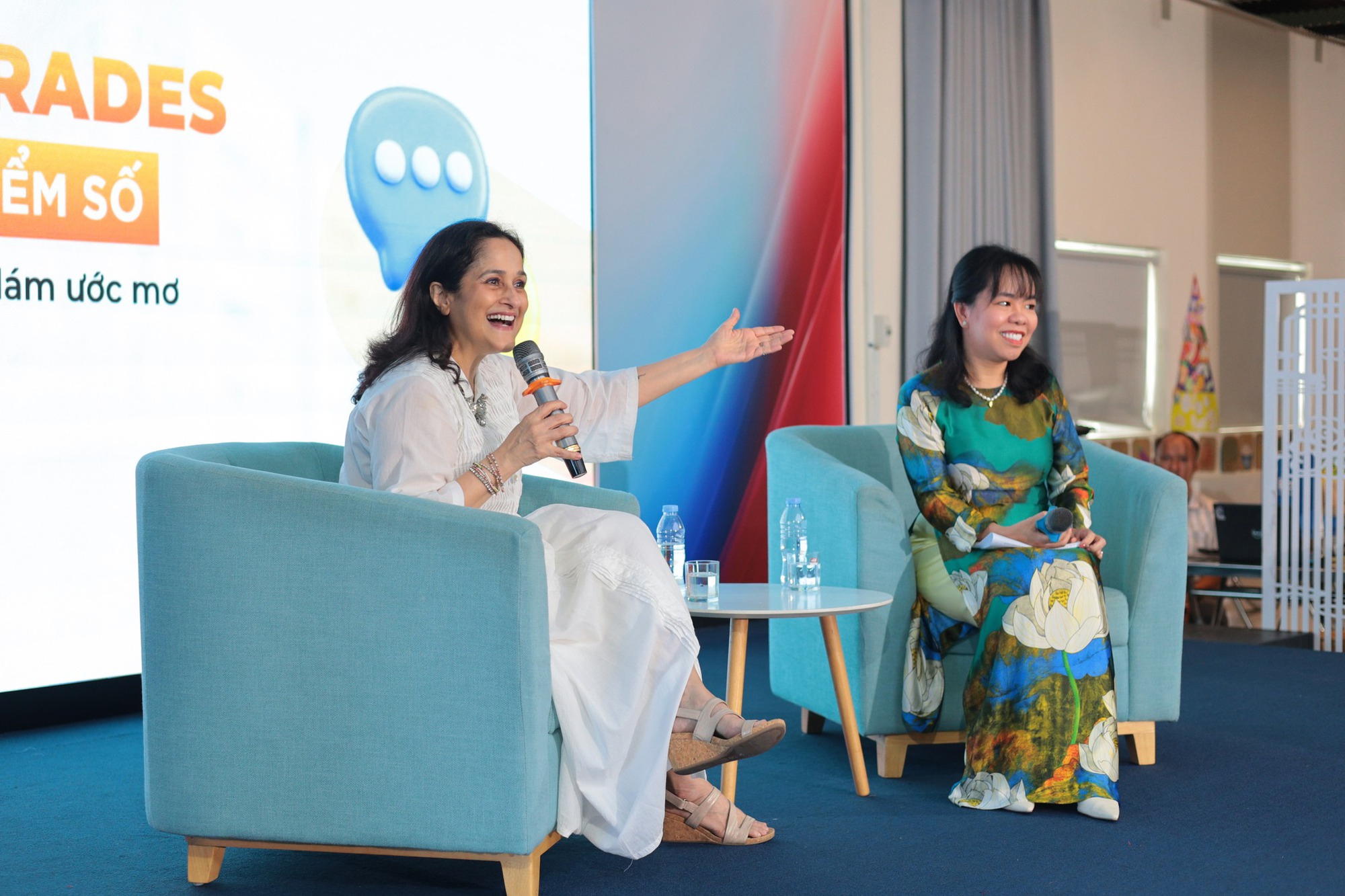 Cô giáo kể lại trải nghiệm ám ảnh: Thấy con của người khác đạt điểm cao hơn, người mẹ quay ra... tát luôn con mình- Ảnh 1.