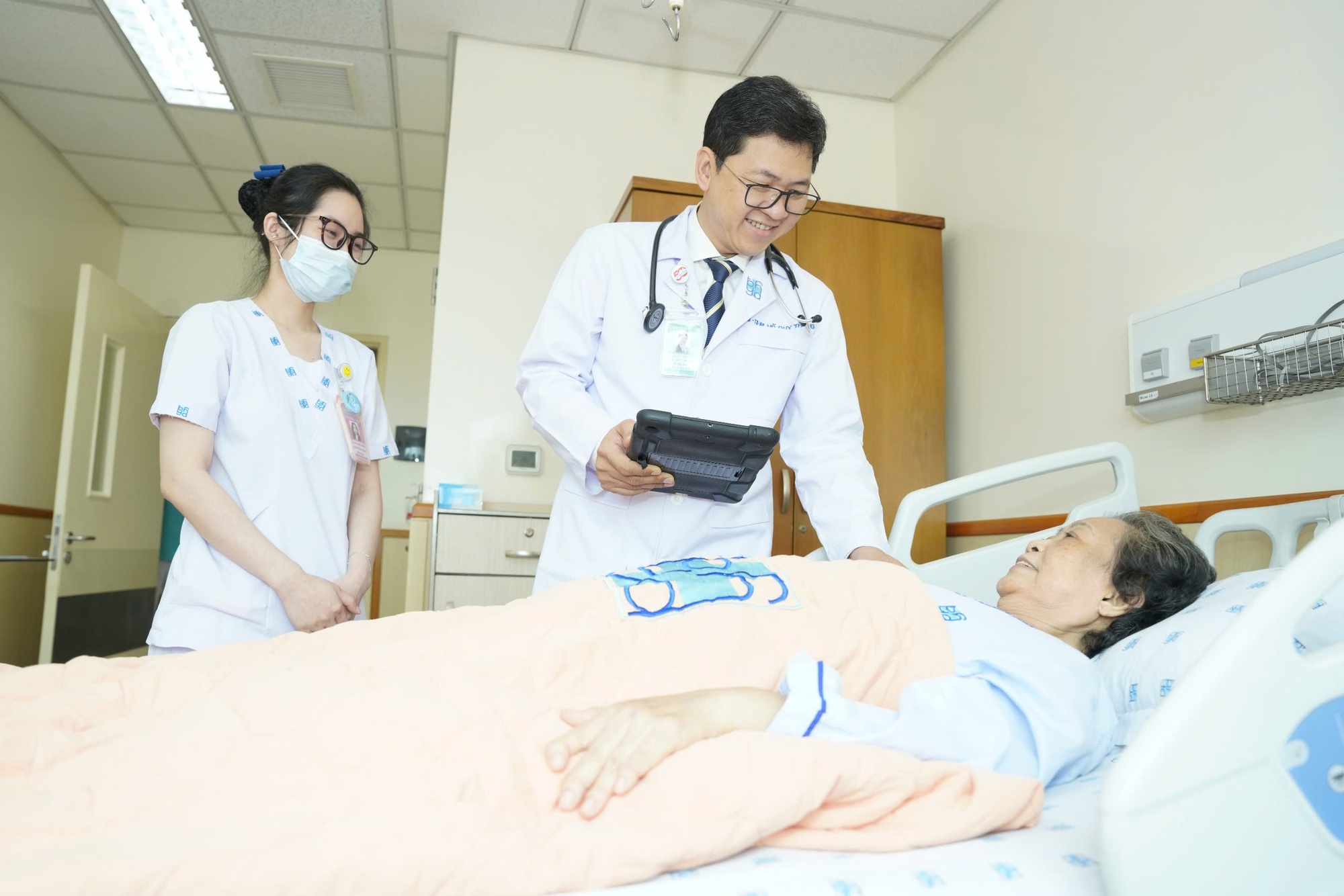 Khi nào người tham gia bảo hiểm y tế được hoàn tiền? - Ảnh 1.