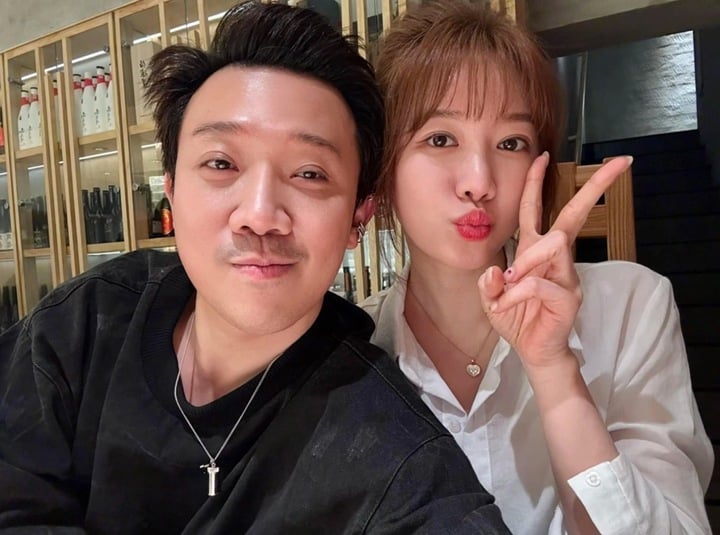 Trấn Thành - Hari Won: 8 năm ngọt ngào như mới yêu, không áp lực chuyện có con- Ảnh 2.