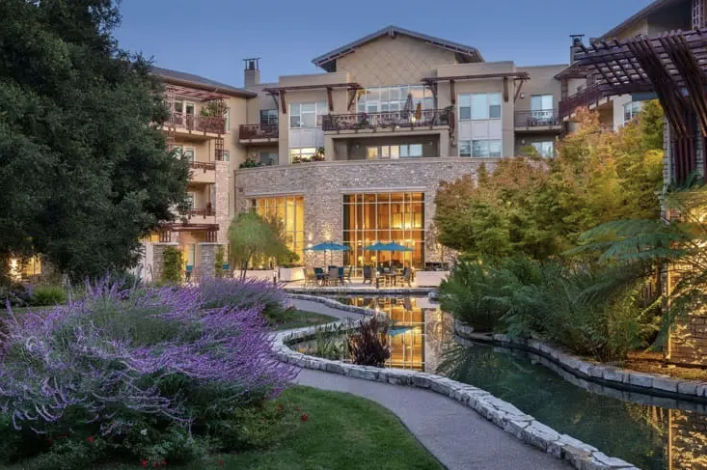 Viện dưỡng lão không đại diện cho sự cô đơn hay khốn khổ, "già đi một cách thanh lịch" không đơn giản như bạn nghĩ - Ảnh 6.