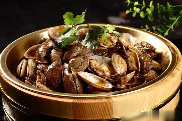 Rửa ngao dùng nước muối hay dầu ăn cũng không sạch, ngư dân chỉ 1 mẹo khiến ngao nhả sạch bùn cát- Ảnh 2.