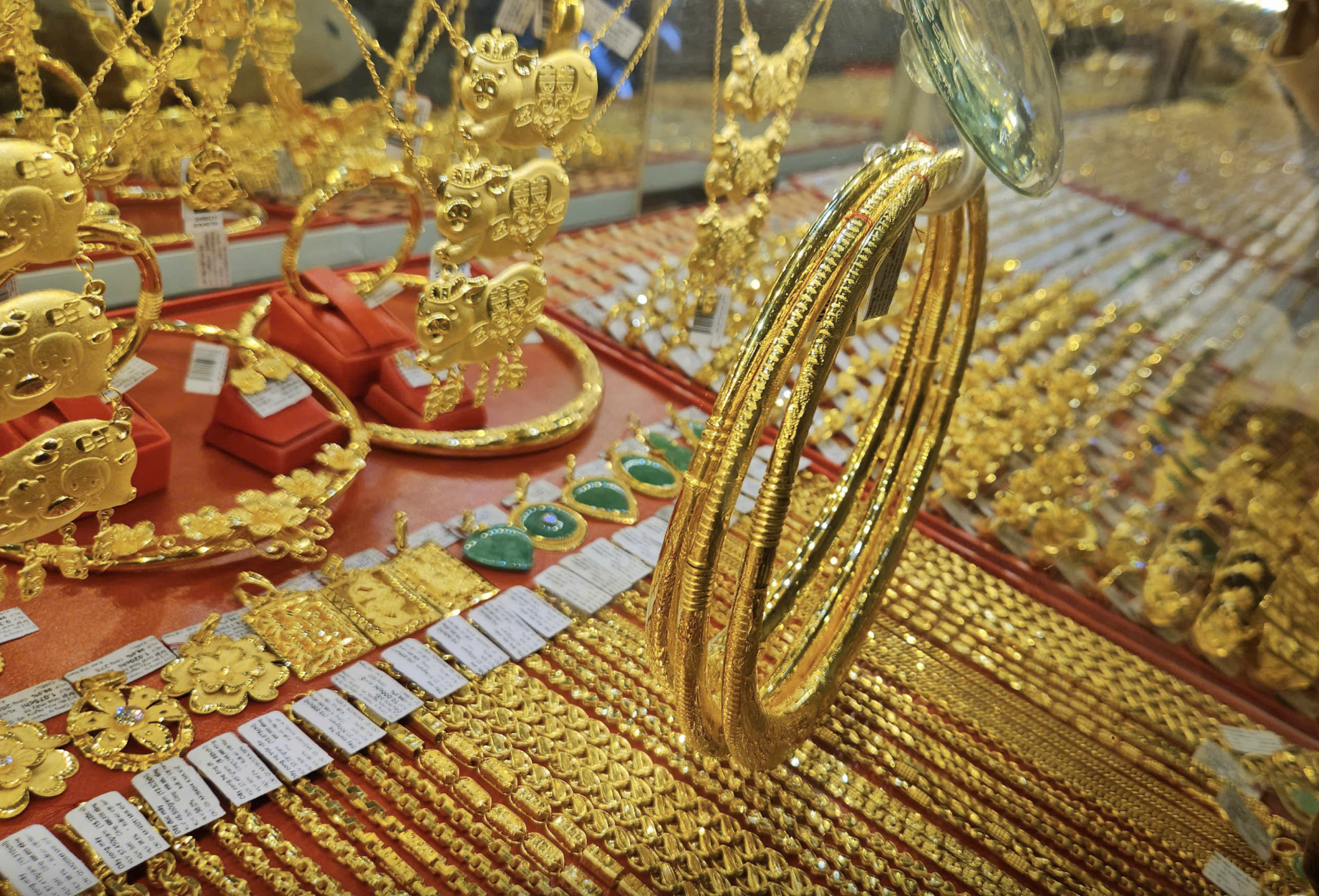 Mua bán vàng từ 20 triệu đồng trong ngày phải chuyển khoản- Ảnh 1. Mua bán vàng từ 20 triệu đồng trong ngày phải chuyển khoản- Ảnh 1.