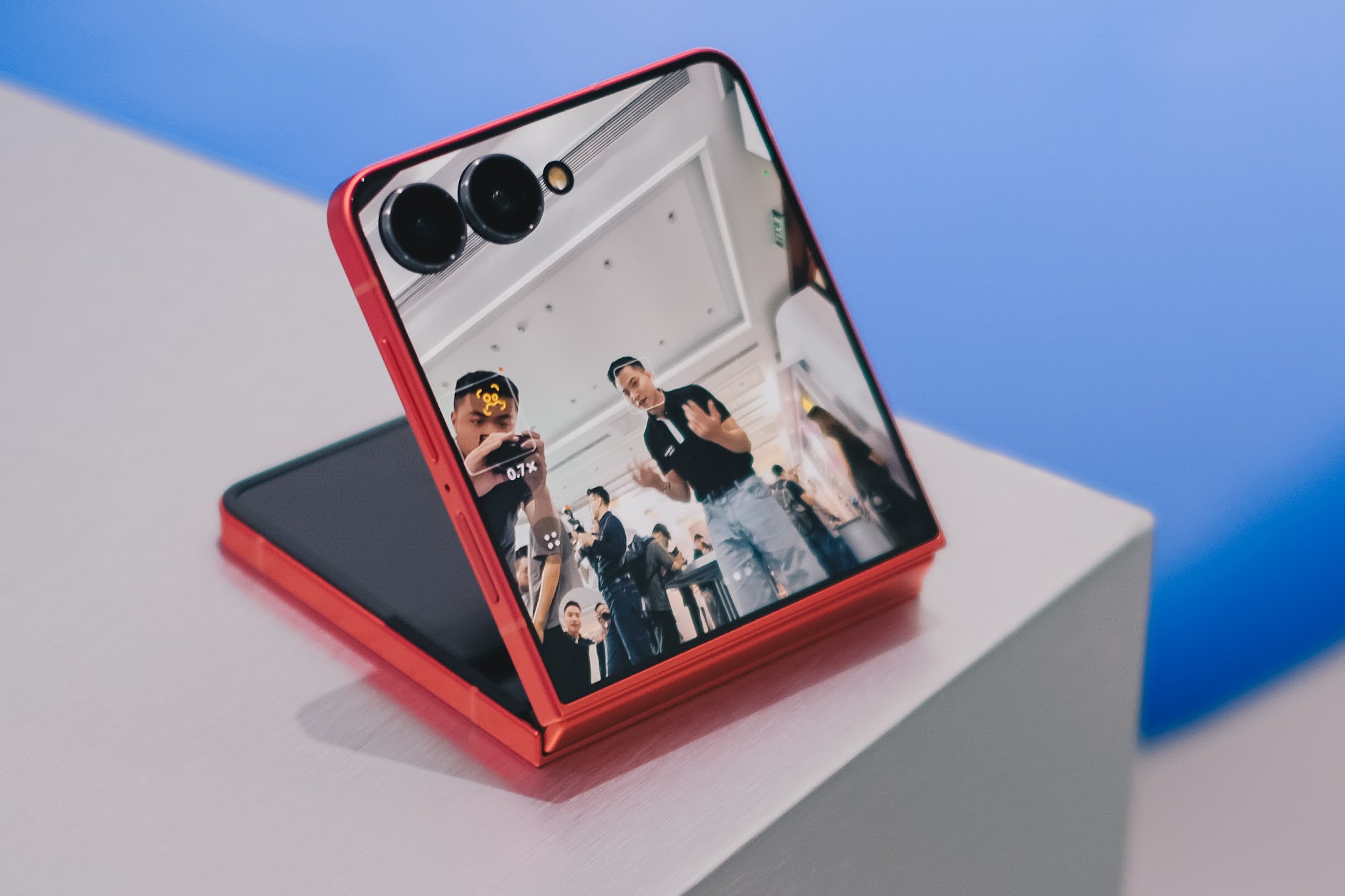 ‘Đặc sản’ Galaxy Z Flip7: Kế thừa tính năng ‘ruột’ dòng Flip, nâng hạng thời trang và sức mạnh AI - Ảnh 3.