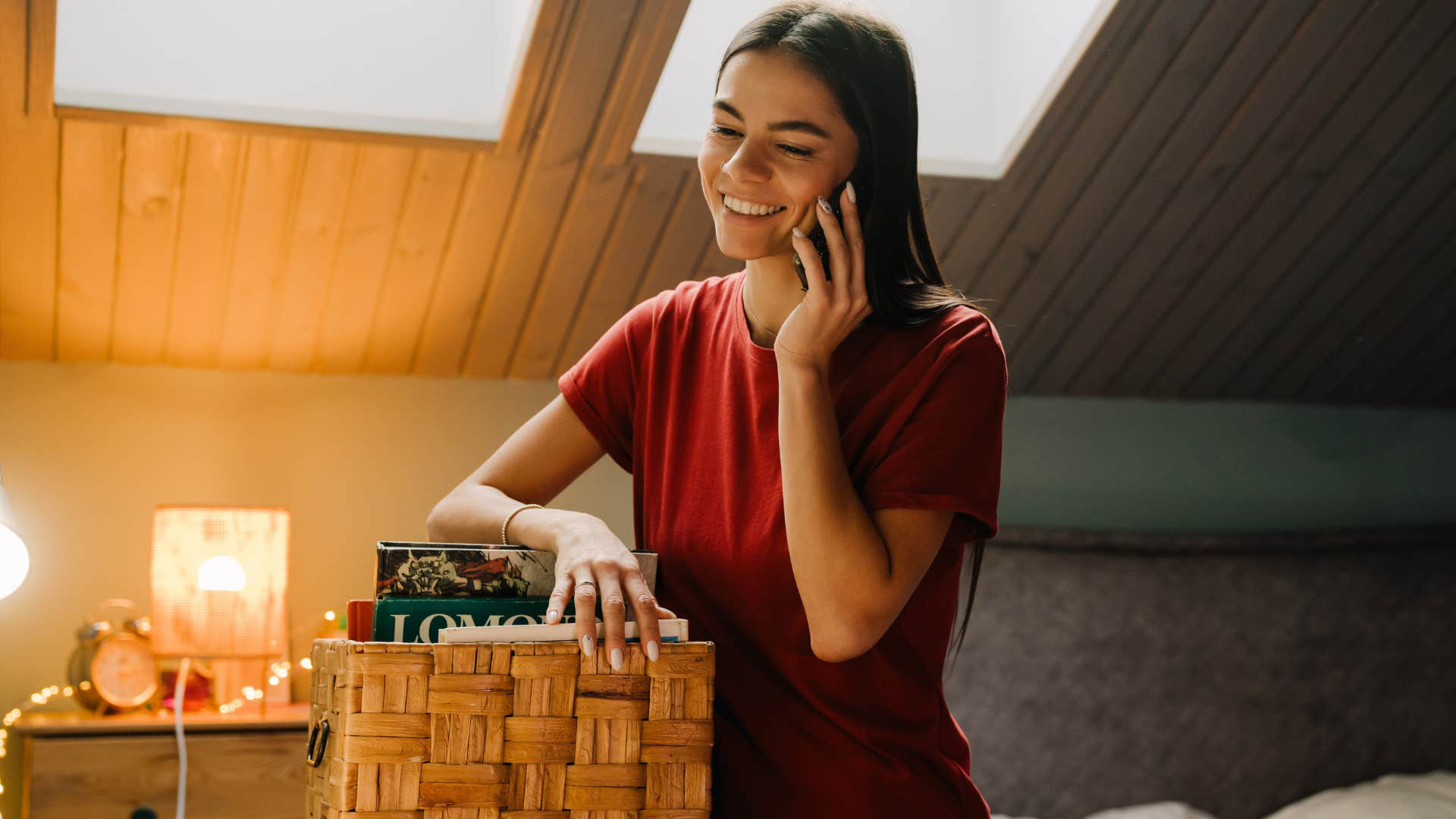 Dù nhà nhỏ hay to, đẹp hay xấu thì cũng nên dẹp ngay 5 thứ này trong phòng ngủ nếu không muốn bị "hút cạn" năng lượng- Ảnh 1.