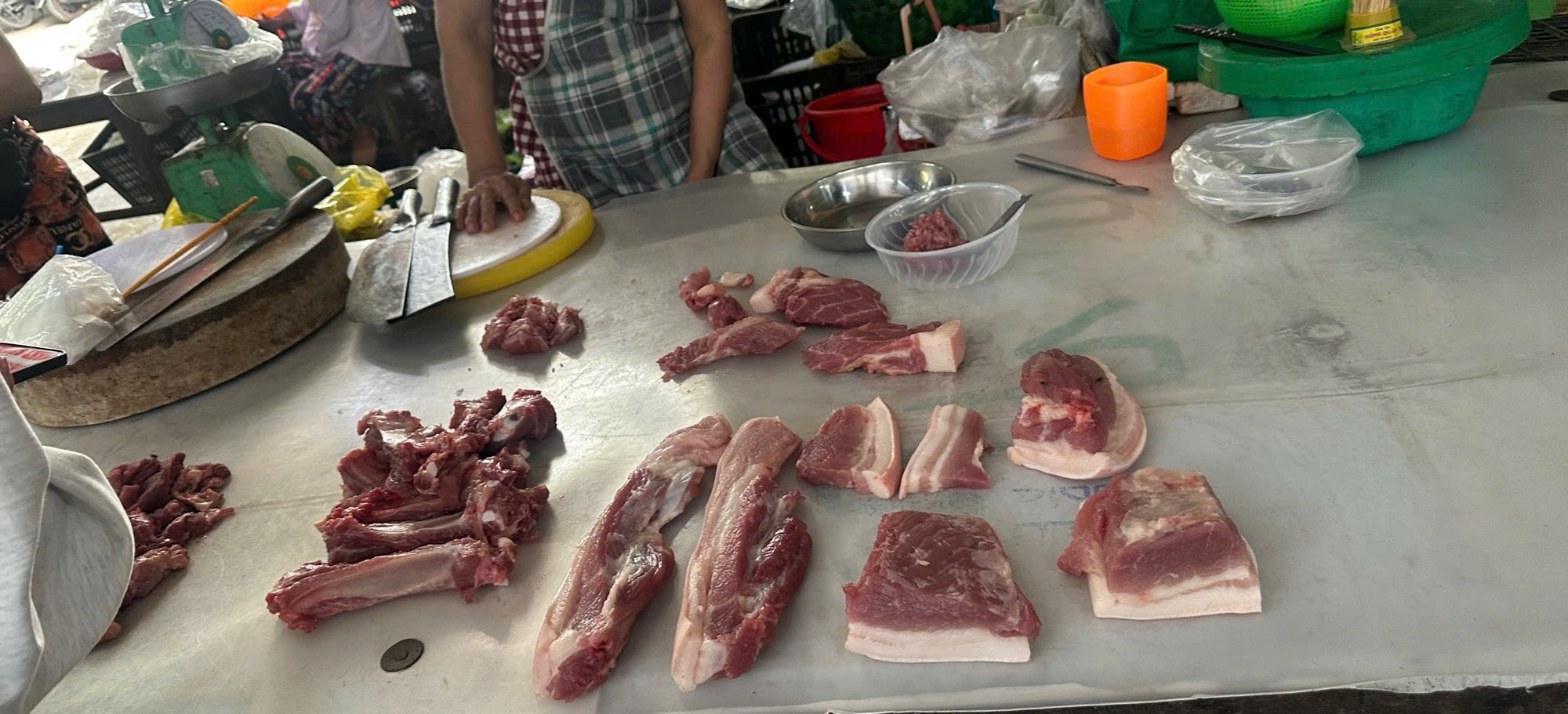 Nhiều người nhiễm liên cầu khuẩn lợn, quán bún ở Huế chuyển bán bún bò - Ảnh 1. Nhiều người nhiễm liên cầu khuẩn lợn, quán bún ở Huế chuyển bán bún bò - Ảnh 1.