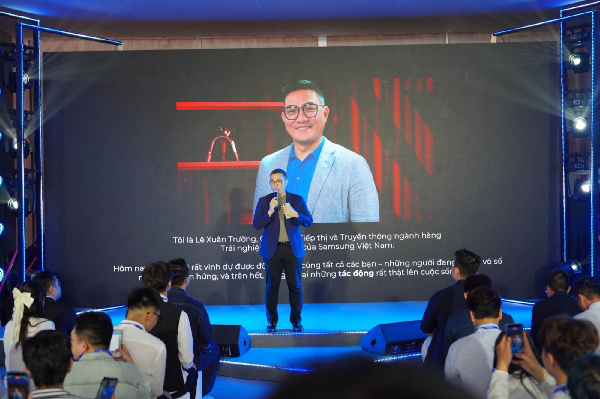 Hàng trăm KOC, KOL tham dự sự kiện lần đầu được tổ chức tại Việt Nam, giải bài toán ‘sáng tạo an toàn trong thời đại AI’- Ảnh 2.