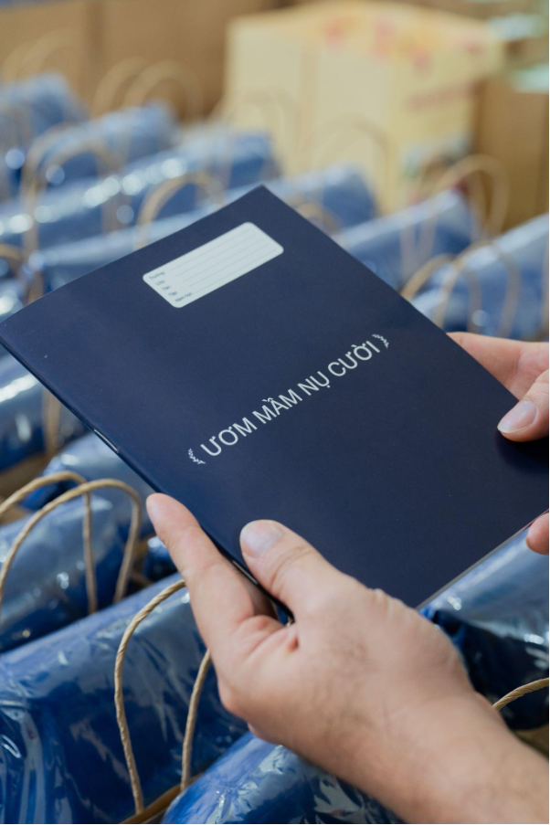 Ươm Mầm Nụ Cười - Hành trình mang tri thức và yêu thương đến trẻ em Tây Bắc - Ảnh 1.