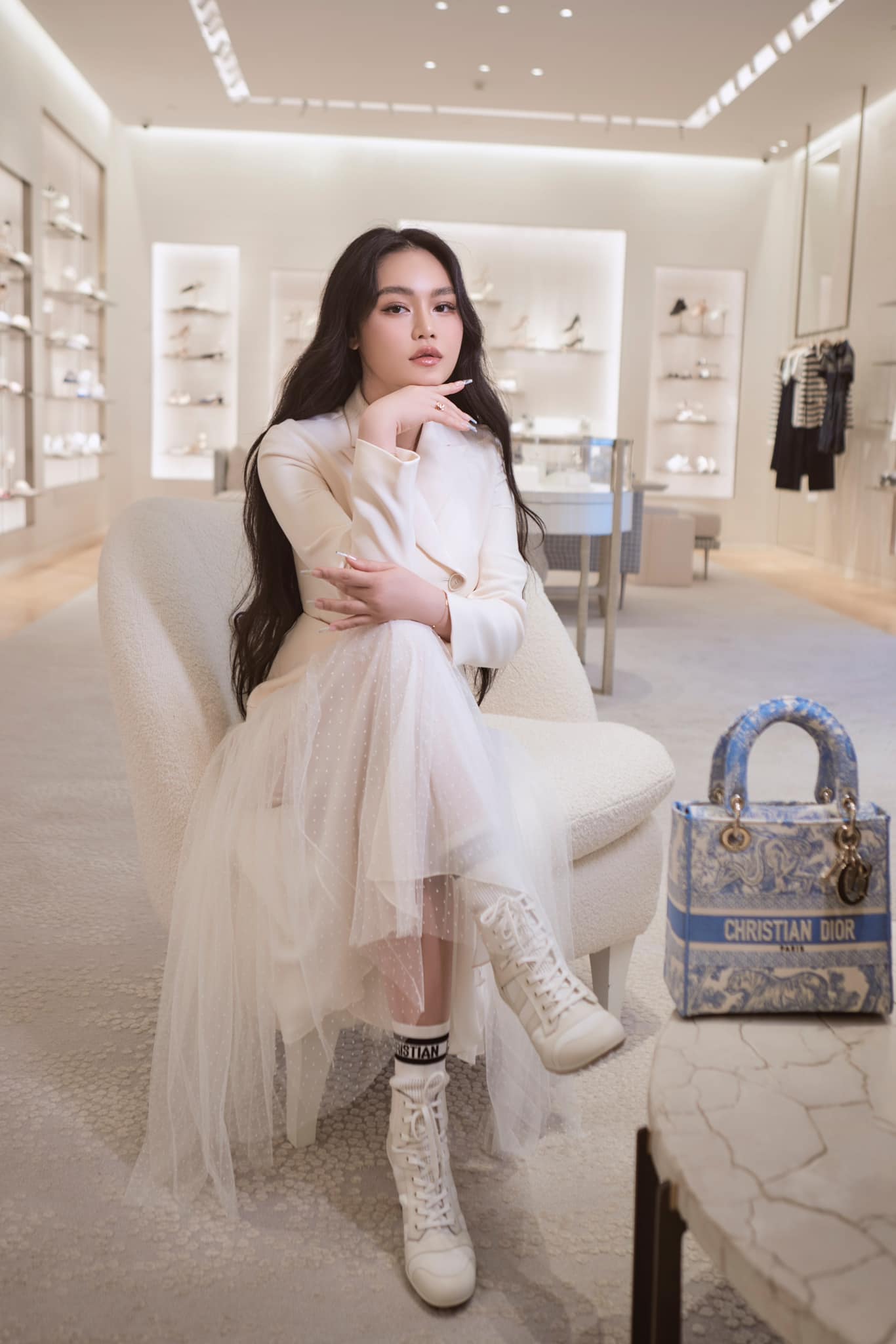 Bất ngờ với "danh tính" của fashionista Việt quen mặt tại show Dior, Chanel: Là ái nữ của "ông trùm ô tô" khét tiếng - Ảnh 8.