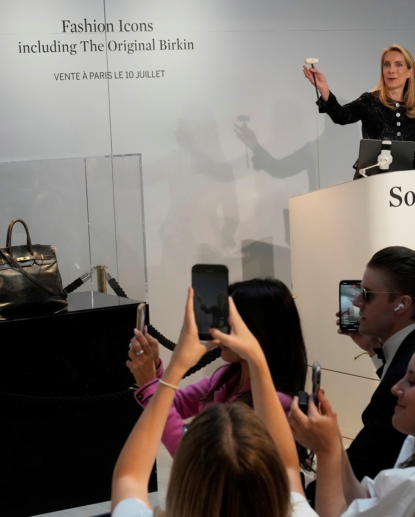 Người bỏ ra 260 tỷ đồng mua chiếc Hermès Birkin nguyên bản là ai?- Ảnh 3.