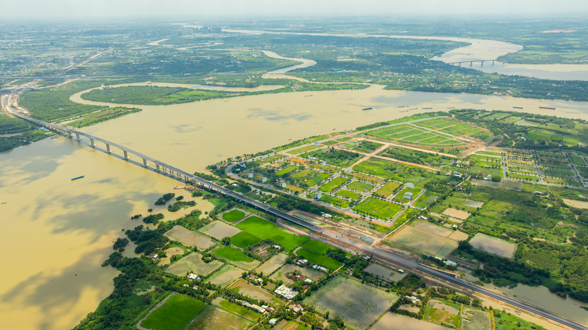 Ngắm cầu lớn nhất đường 75.000 tỷ sắp hoàn thành, hàng loạt dự án ở Đồng Nai sẽ chỉ còn cách phường Sài Gòn 30 phút- Ảnh 1.