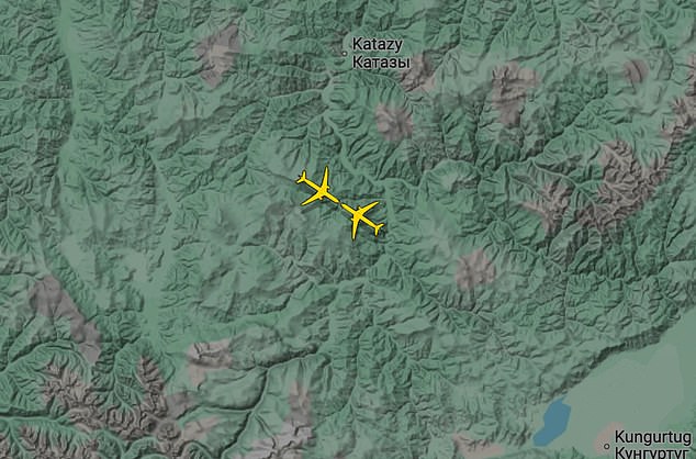 2 máy bay Trung Quốc suýt đâm vào nhau ở độ cao 10.000 mét, đoạn hội thoại "nội bộ" đầy khó hiểu được tiết lộ- Ảnh 1.