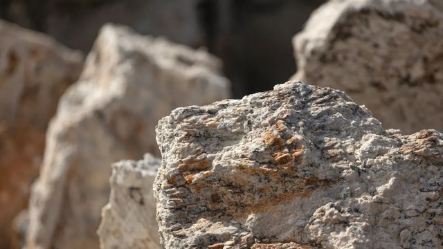 Kho báu khổng lồ trải dài 2.800km tại nước giáp Việt Nam: Nung ở 1000 độ, 