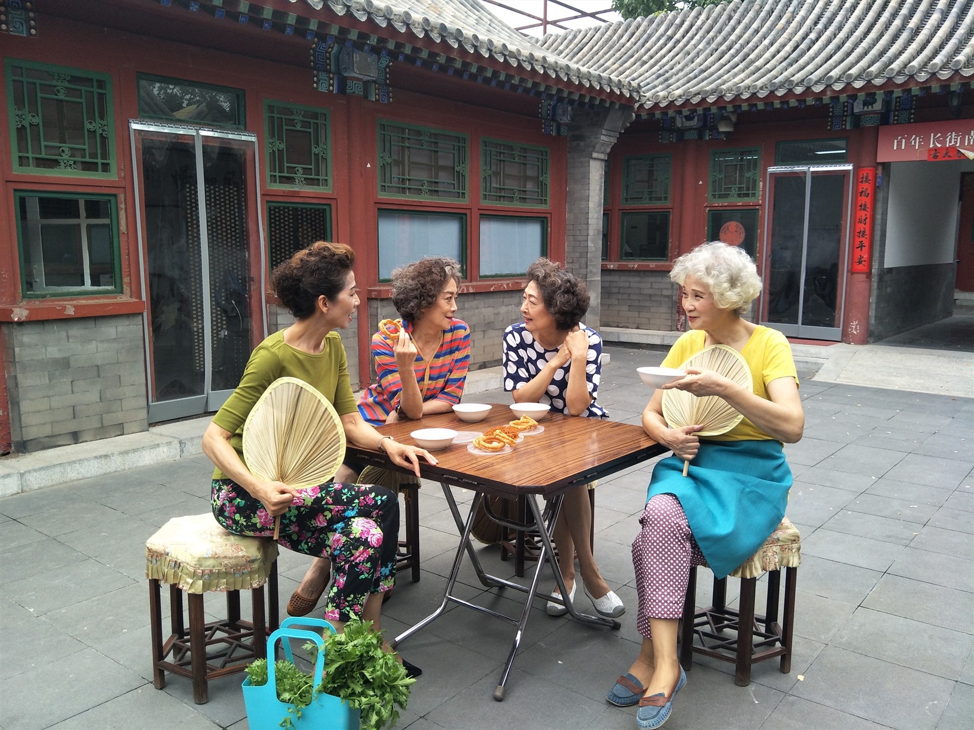 Thấy bạn bè lo tuổi già, tôi chỉ làm 1 việc duy nhất giờ ai cũng hỏi: Sao an nhàn cả về tiền bạc lẫn tinh thần giỏi vậy?- Ảnh 1.