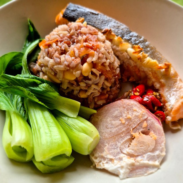 Bà ngoại 79 tuổi khỏe hơn người bằng nửa tuổi mình: Nâng tạ đơn giản như đi dạo công viên, kéo xà 7,5kg nhẹ nhàng- Ảnh 8.