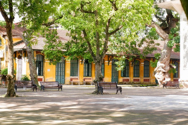 Ngôi trường của thủ khoa đặc biệt nhất 2025: Hơn 100 năm tuổi với kiến trúc miễn chê, từng giữ "ngôi vương" điểm chuẩn 6 năm liên tiếp- Ảnh 4.