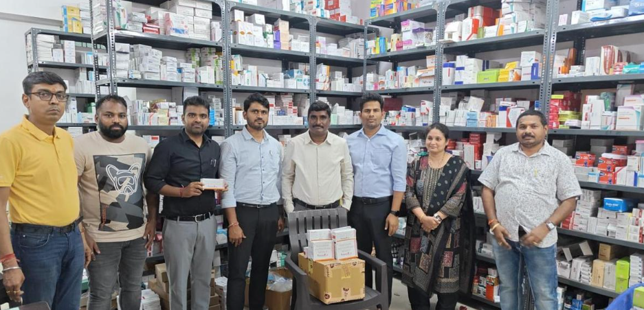 Truy quét 3 năm, cảnh sát tịch thu số lượng lớn thuốc giả mạo điều trị cholesterol cao, triệt phá đường dây vận chuyển thuốc quy mô lớn qua đường bưu điện - Ảnh 1.