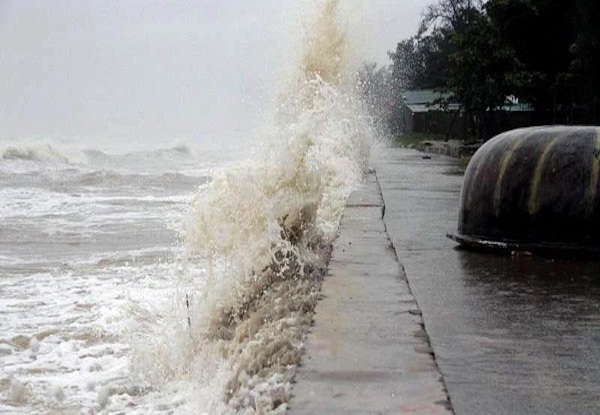 Xuất hiện áp thấp nhiệt đới, khả năng mạnh lên thành bão vào Biển Đông- Ảnh 1.