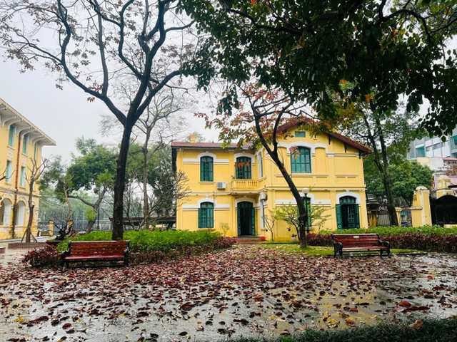 Ngôi trường của thủ khoa đặc biệt nhất 2025: Hơn 100 năm tuổi với kiến trúc miễn chê, từng giữ "ngôi vương" điểm chuẩn 6 năm liên tiếp- Ảnh 2.