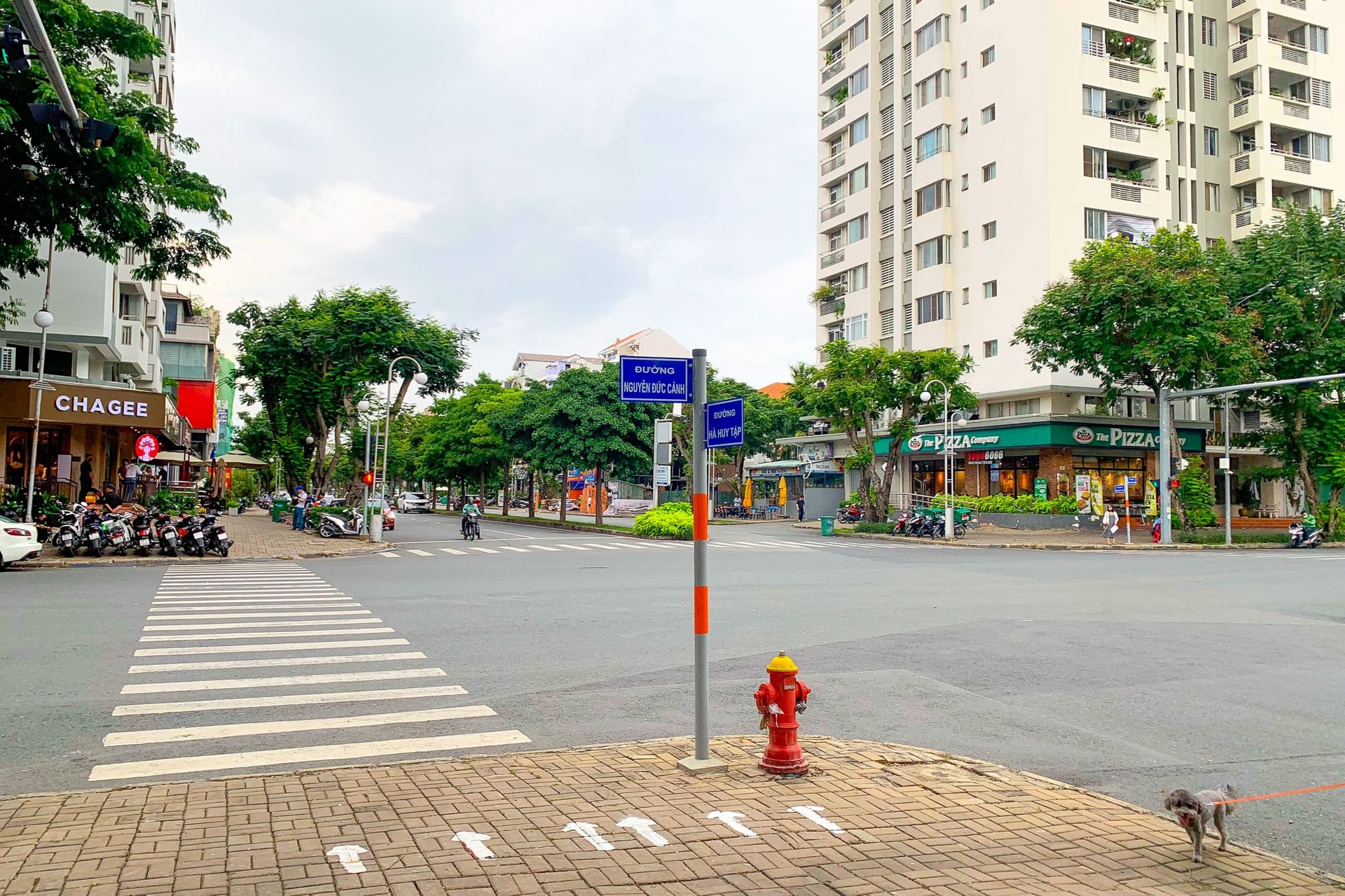 Cận cảnh cửa hàng đầu tiên của Chagee tại khu nhà giàu TP.HCM, giá thuê chỉ bằng ⅕ ở đường Đồng Khởi