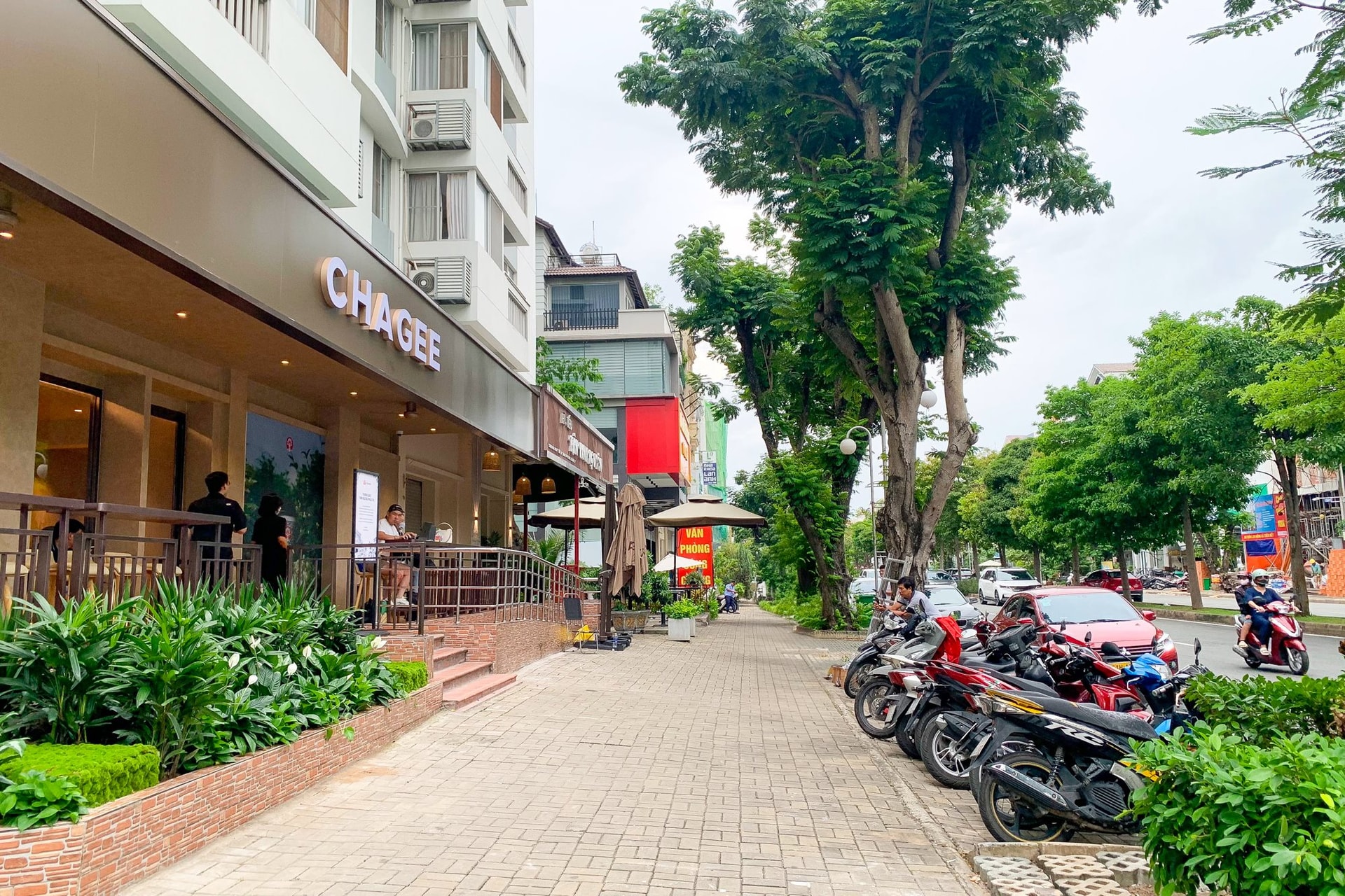 Cận cảnh cửa hàng đầu tiên của Chagee tại khu nhà giàu TP.HCM, giá thuê chỉ bằng ⅕ ở đường Đồng Khởi