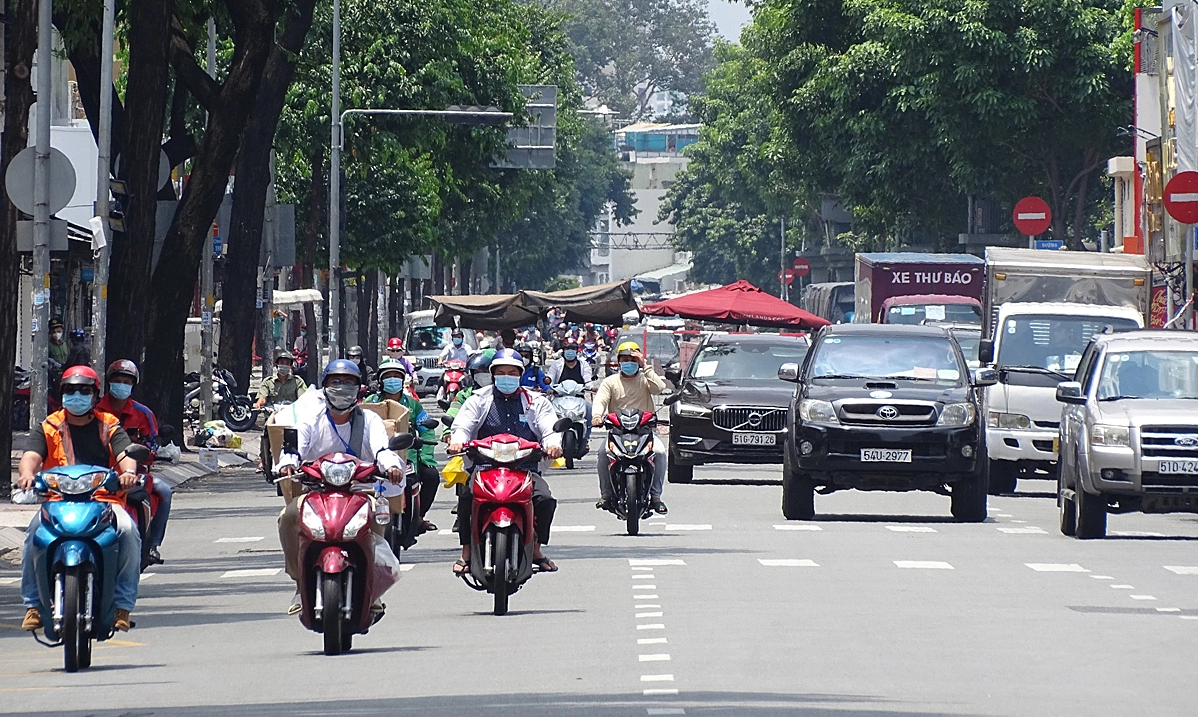 TP. HCM: Từ năm 2029, dự kiến CẤM HOÀN TOÀN xe máy xăng trong hoạt động giao hàng và xe ôm công nghệ