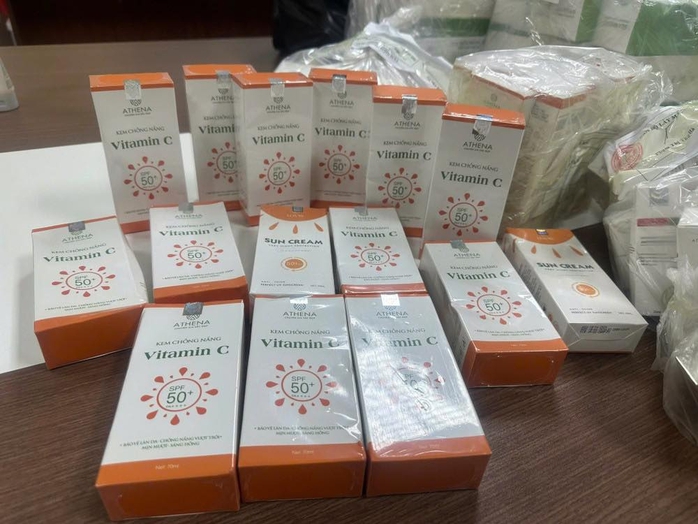 Thu hồi toàn quốc 2 loại kem chống nắng giả- Ảnh 2.