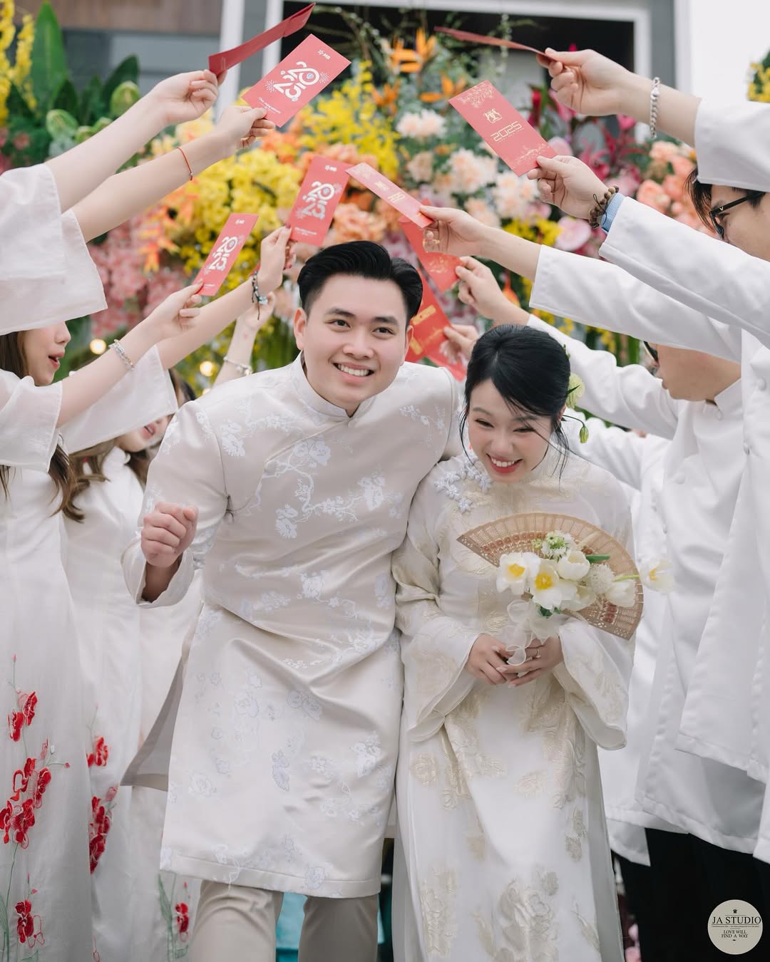 Mỹ nữ có nụ cười 8 triệu view: Con gái đại gia xi măng, sống sang chảnh trong căn hộ 145m2 đẹp như mộng
