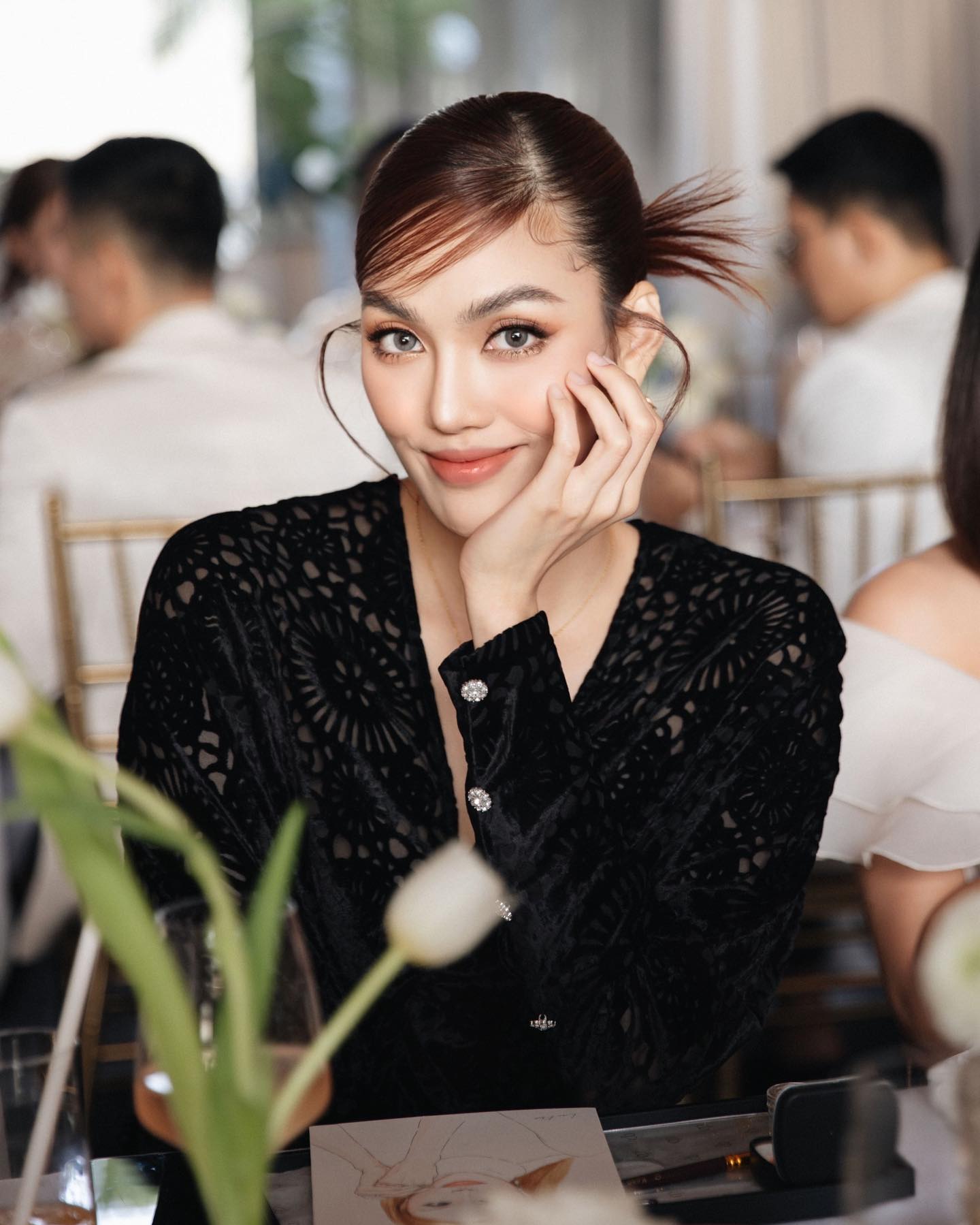 Người đẹp làm dâu một trong những gia tộc giàu có bậc nhất Sài Gòn: Ở biệt thự sang chảnh, dạy con theo kiểu thượng lưu, giữ khí chất “nữ chủ”