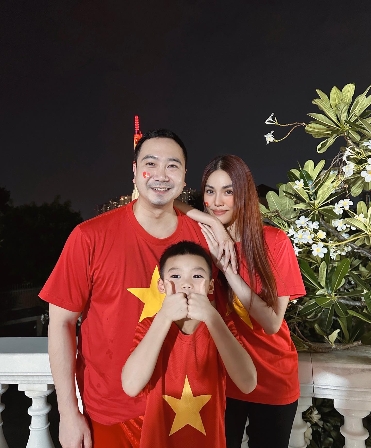 Người đẹp làm dâu một trong những gia tộc giàu có bậc nhất Sài Gòn: Ở biệt thự sang chảnh, dạy con theo kiểu thượng lưu, giữ khí chất “nữ chủ”